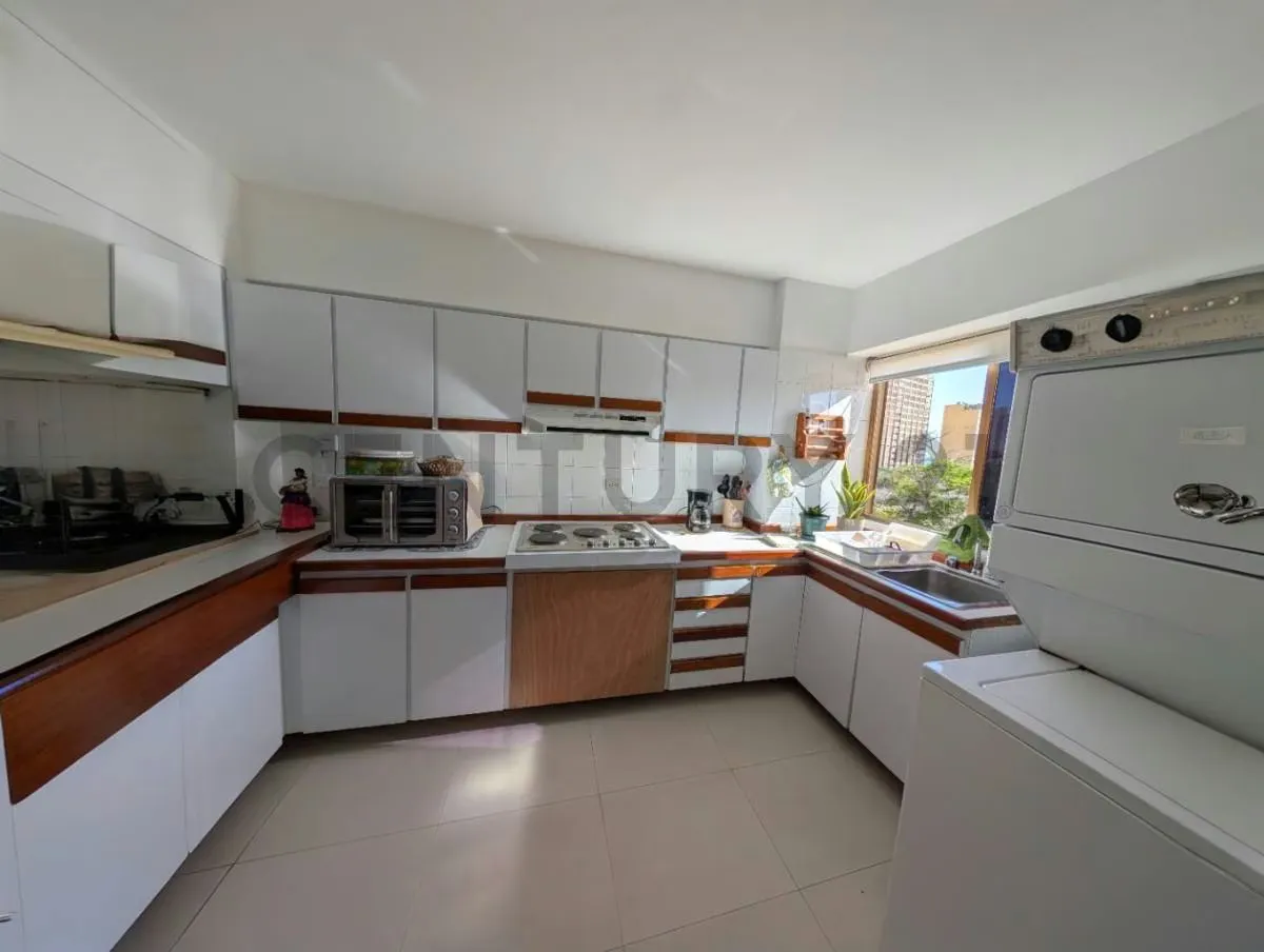 LINDO Y MODERNO APARTAMENTO CON VISTA AL MAR EN PORLAMAR - 10