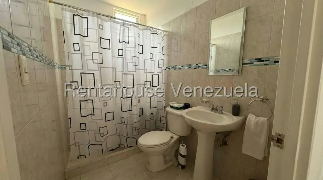 Apartamento (1 Nivel) en Alquiler en Colinas de La Tahona, Distrito Metropolitano - 15