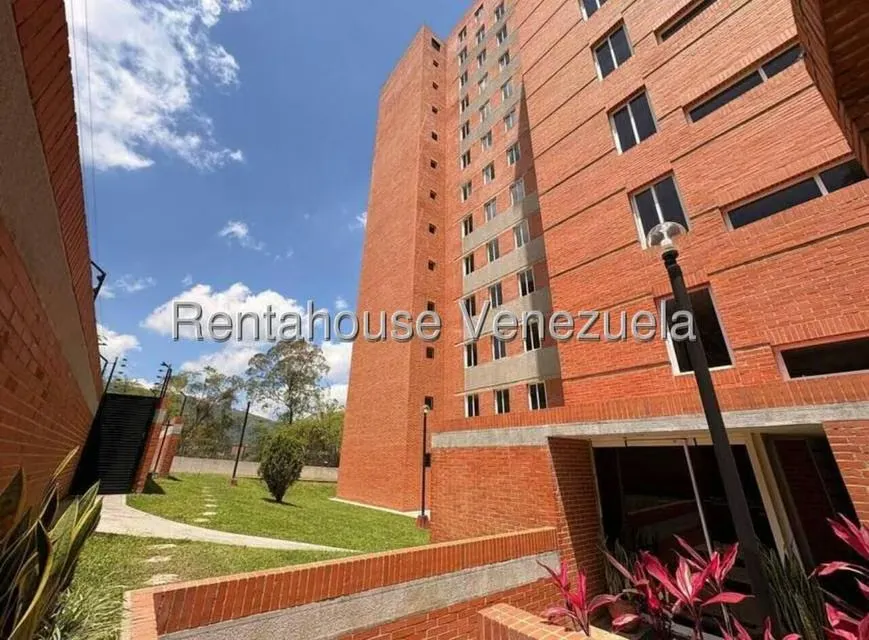 Apartamento (1 Nivel) en Alquiler en Colinas de La Tahona, Distrito Metropolitano - 18