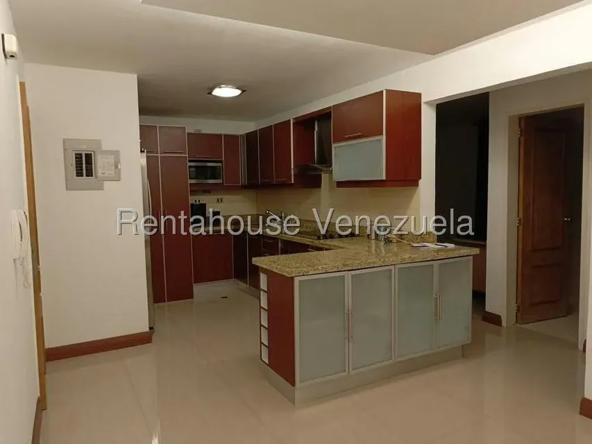 Apartamento (1 Nivel) en Alquiler en Colinas de La Tahona, Distrito Metropolitano - 3