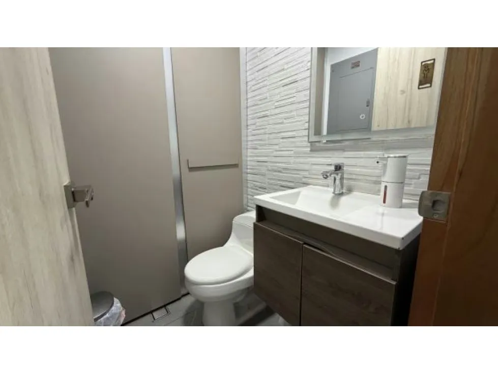 SE VENDE OFICINA CON VISTA AL AVILA EN LAS MERCEDES ANMA - 9