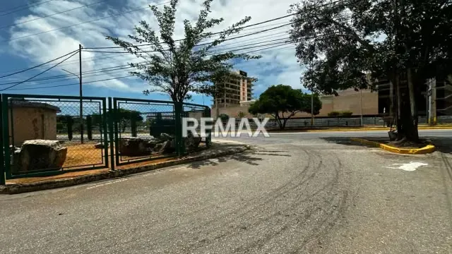 GALPÓN CON POTENCIAL, EN CENTRO DE DEPÓSITOS EL TREBOL, LOS ROBLES - 18