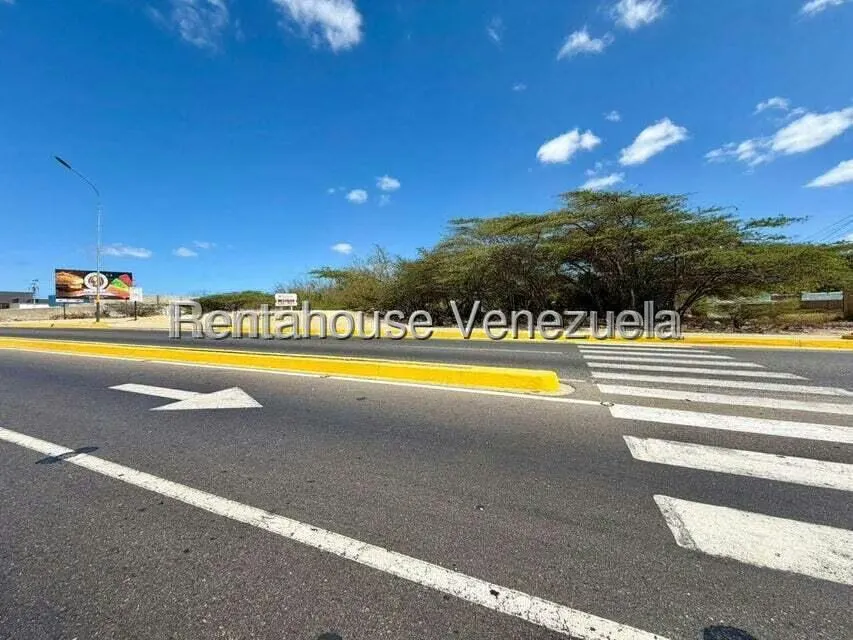 Terreno (Comercial) en Venta en Punto Fijo, Falcon - 2