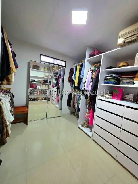 Casa (1 Nivel) en Venta en Los Castores, Miranda - 21