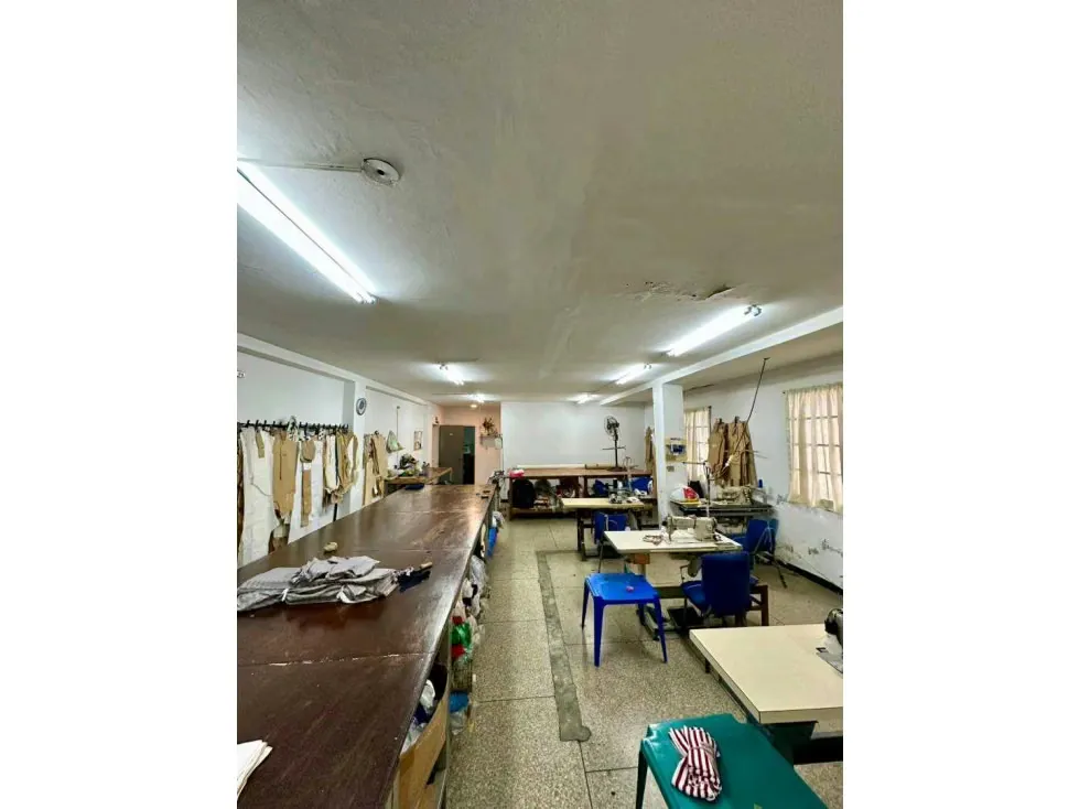 Vendo fondo de comercio 100m2 La Candelaria 9808 - 4
