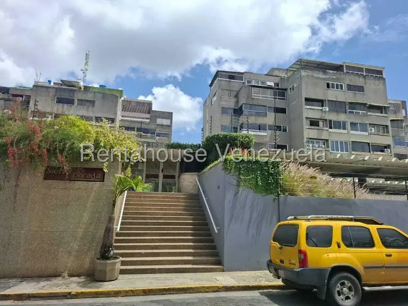 Apartamento (1 Nivel) en Alquiler en Colinas de Bello Monte, Distrito Metropolitano