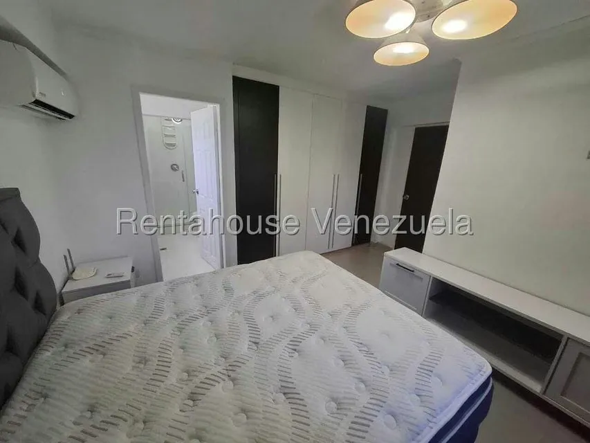 Apartamento (1 Nivel) en Alquiler en Colinas de Bello Monte, Distrito Metropolitano - 12