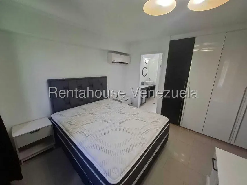Apartamento (1 Nivel) en Alquiler en Colinas de Bello Monte, Distrito Metropolitano - 13