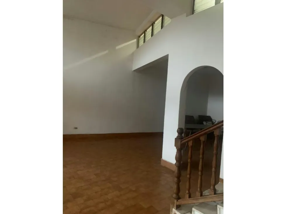 Vendo casa 600m2 4h/7b/4p Colinas de Bello Monte 8953 - 8