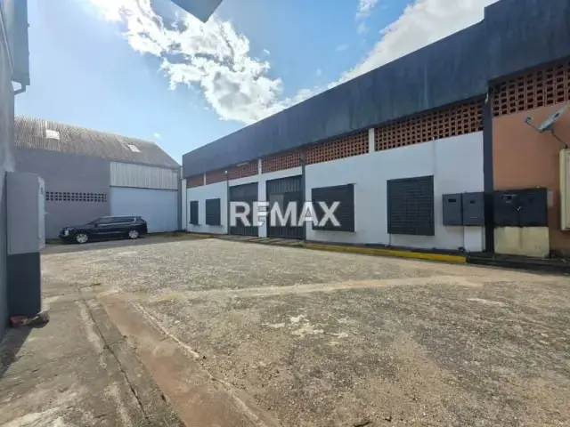 Galpón ubicado en la zona industrial de paramillo, centro industrial la Fabilosa II, calle c