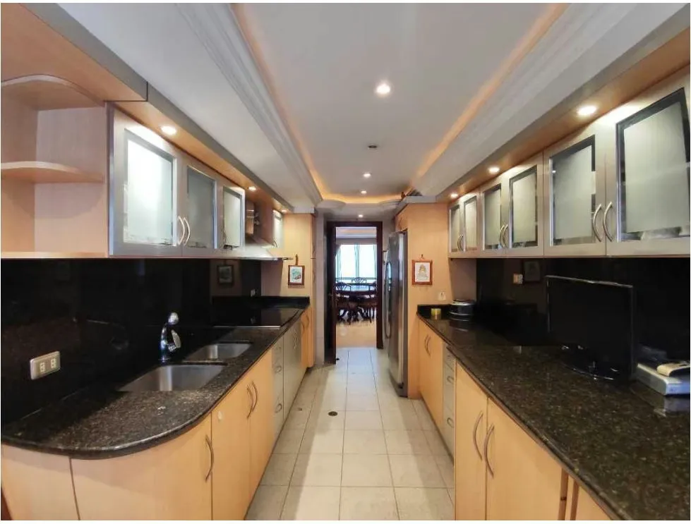 Se vende apartamento 130m2 La Florida 0960 - 16
