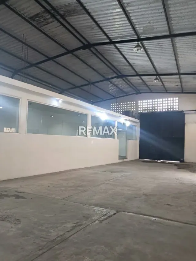 Alquiler galpón industrial 300mts2 - 3