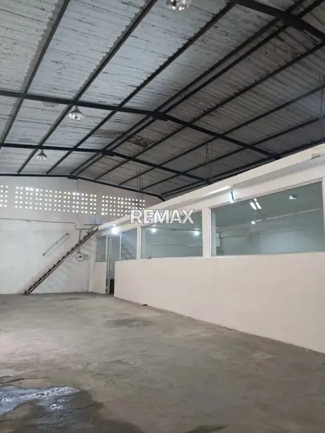 Alquiler galpón industrial 300mts2 - 4