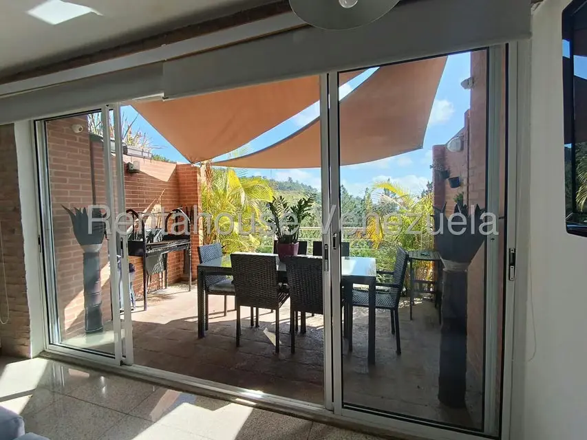 Apartamento (Duplex) en Venta en El Hatillo, Distrito Metropolitano - 2