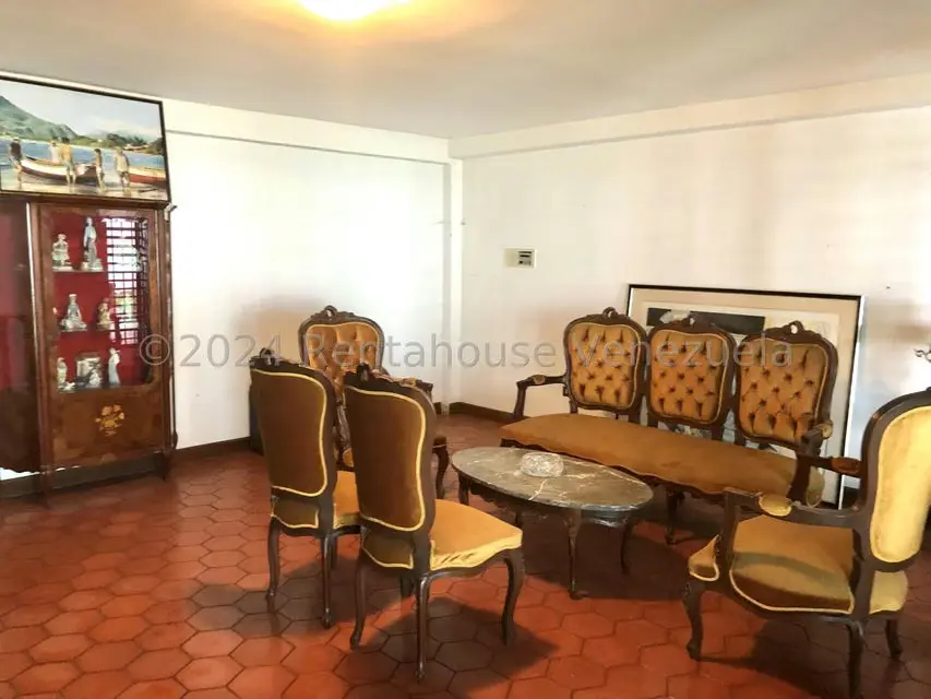 Casa (Multipes Niveles) en Venta en Cumbres de Curumo, Distrito Metropolitano - 11