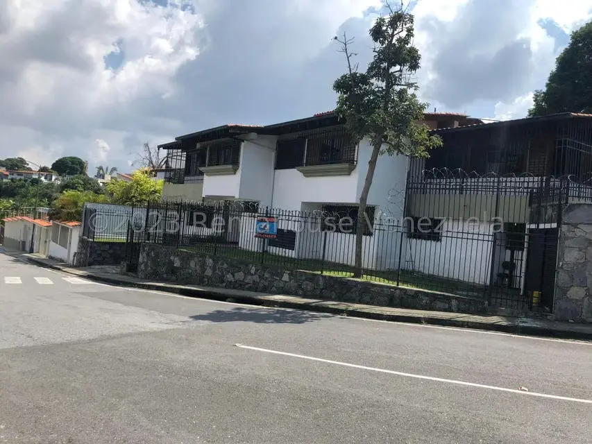 Casa (Multipes Niveles) en Venta en Cumbres de Curumo, Distrito Metropolitano - 2