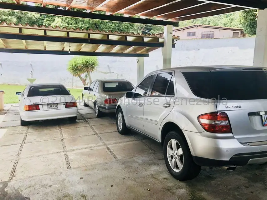 Casa (Multipes Niveles) en Venta en Cumbres de Curumo, Distrito Metropolitano - 21