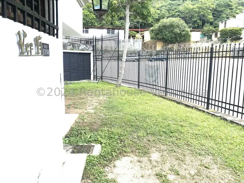 Casa (Multipes Niveles) en Venta en Cumbres de Curumo, Distrito Metropolitano - 28