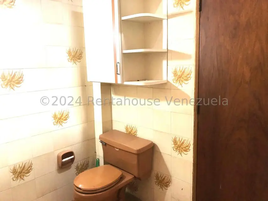 Casa (Multipes Niveles) en Venta en Cumbres de Curumo, Distrito Metropolitano - 42