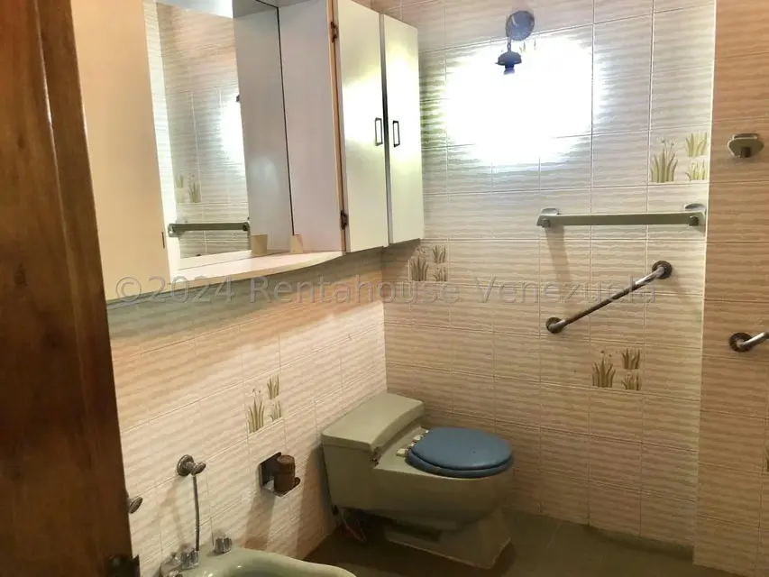 Casa (Multipes Niveles) en Venta en Cumbres de Curumo, Distrito Metropolitano - 51