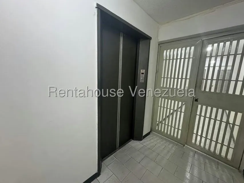 Apartamento (1 Nivel) en Venta en Parroquia La Candelaria, Distrito Metropolitano - 28