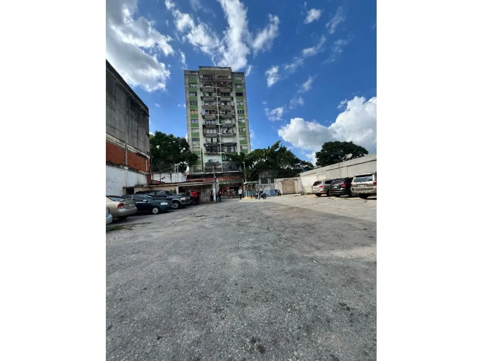 Venta 1600 m2 de terreno en centro de Valencia - 2