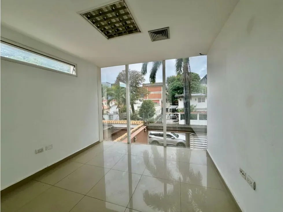 Se alquila edifcio completo para oficina 581m2 La Carlota