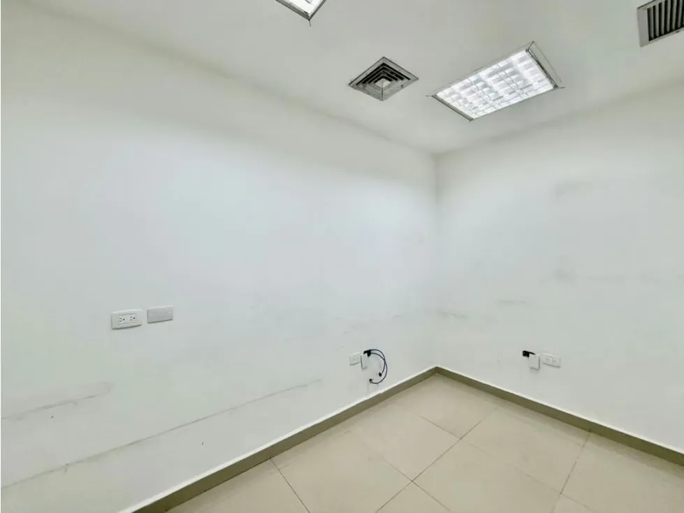 Se alquila edifcio completo para oficina 581m2 La Carlota - 5