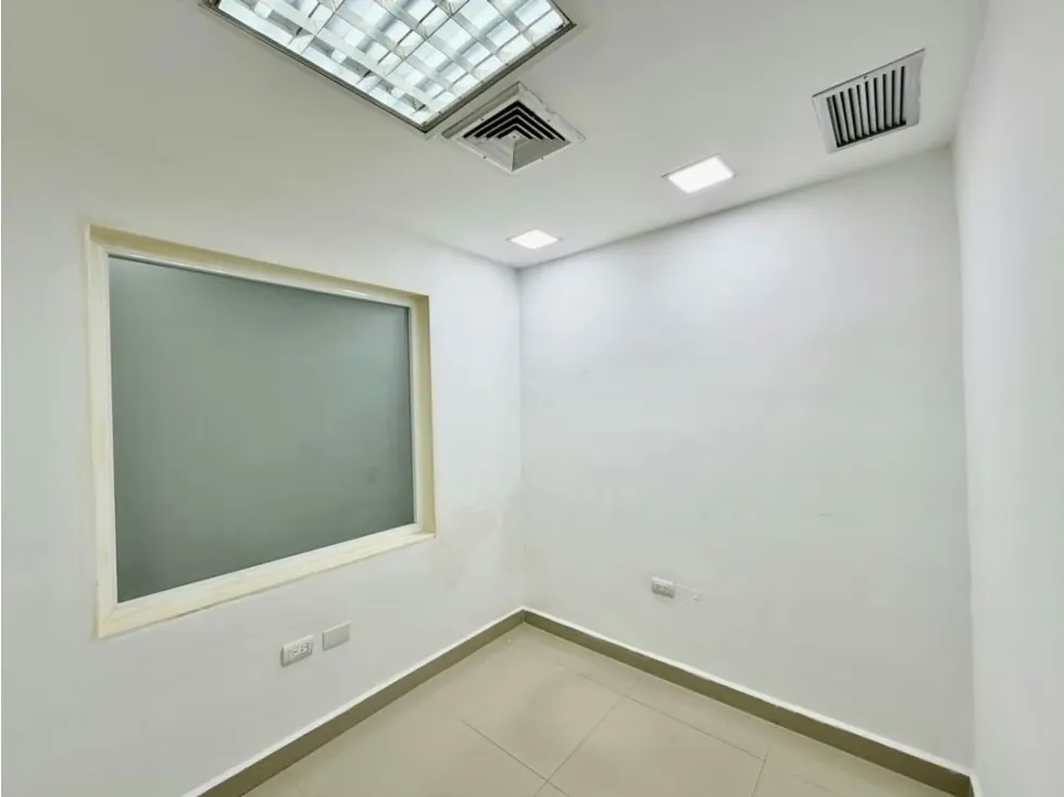 Se alquila edifcio completo para oficina 581m2 La Carlota - 8