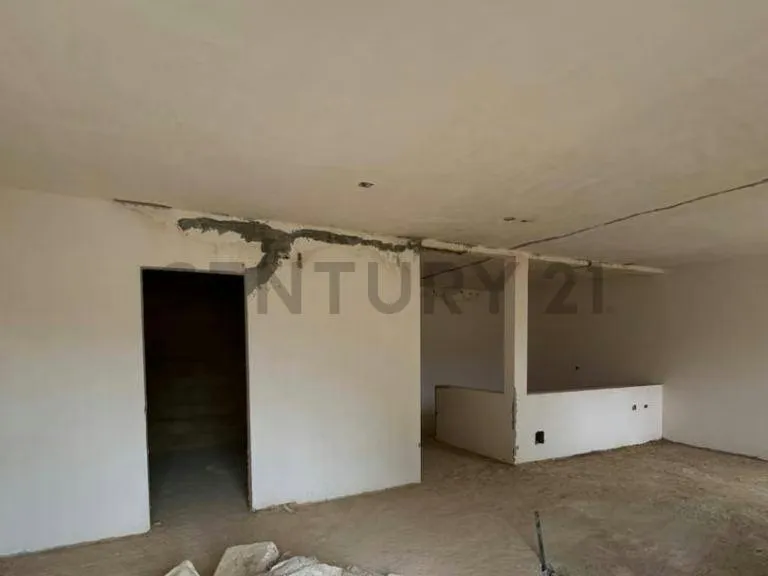 VENTA DE TOWN-HOUSE EN OBRA GRIS - 3