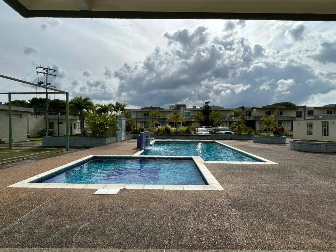 VENTA DE TOWN-HOUSE EN OBRA GRIS - 6