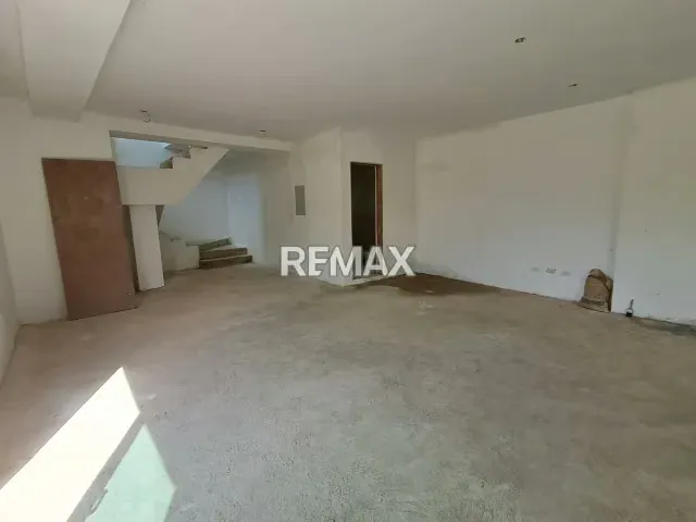 VENDO PLANTA BAJA DÚPLEX CON JARDÍN PRIVADO URB. SOLAR DEL HATILLO - 3