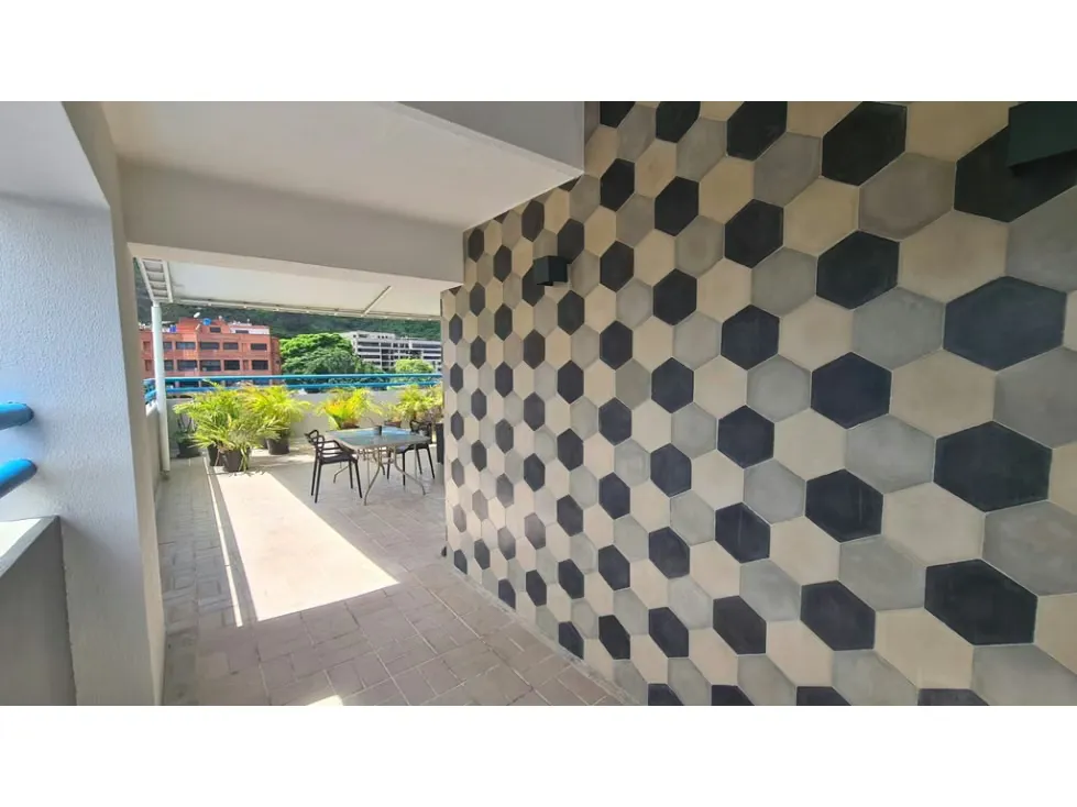 En Venta Apartamento PH Los Dos Caminos. Sucre, Caracas - 11