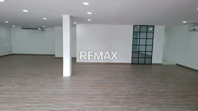 LOCAL COMERCIAL EN ALQUILER EN EL CENTRO COMERCIAL LOS NARANJOS