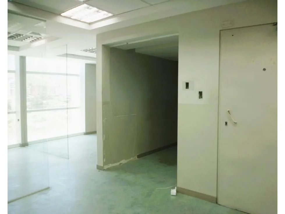 Alquilo local comercial 40m2 La Urbina 6001 - 6