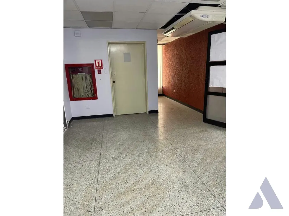 Alquilo oficina 700m2 La Urbina 5418 - 18
