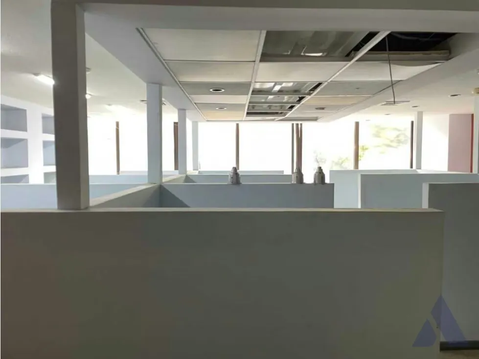 Alquilo oficina 700m2 La Urbina 5418 - 3