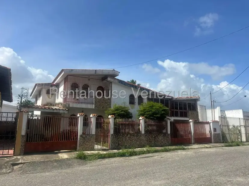 Casa (Multipes Niveles) en Venta en Colinas De Santa Rosa, Lara