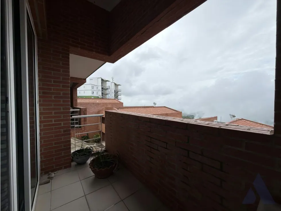 Vendo townhouse 334m2 Villas de Loma Linda 1402 - 23