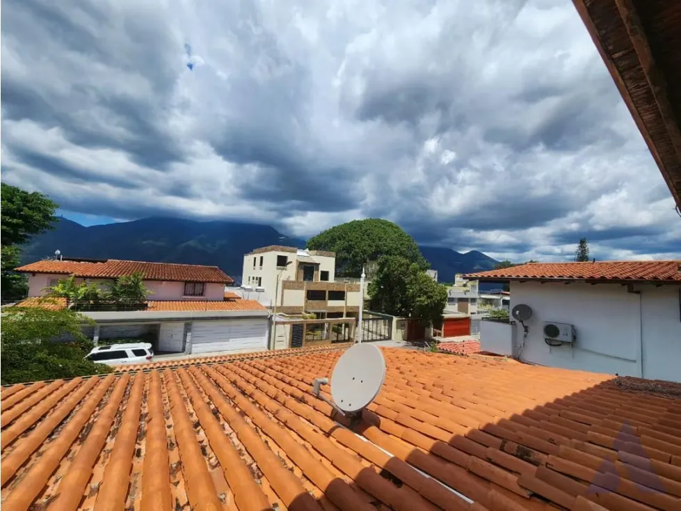 Vendo casa 600m2 calle Geminis Santa Paula 3295