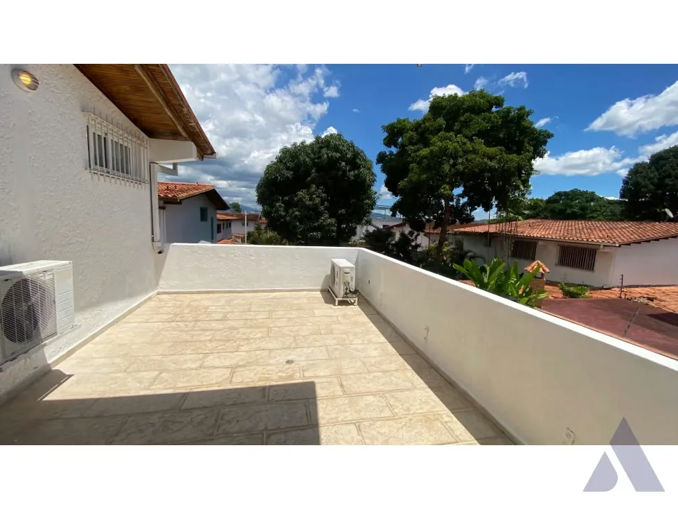 Vendo casa 600m2 calle Geminis Santa Paula 3295 - 24