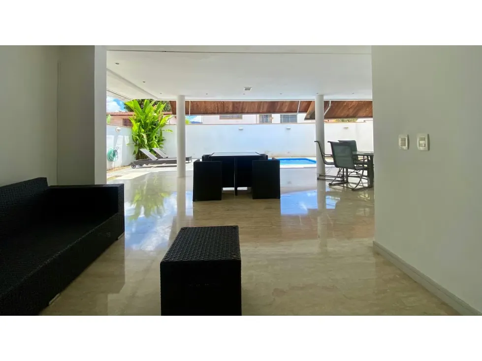 Vendo casa 600m2 calle Geminis Santa Paula 3295 - 32
