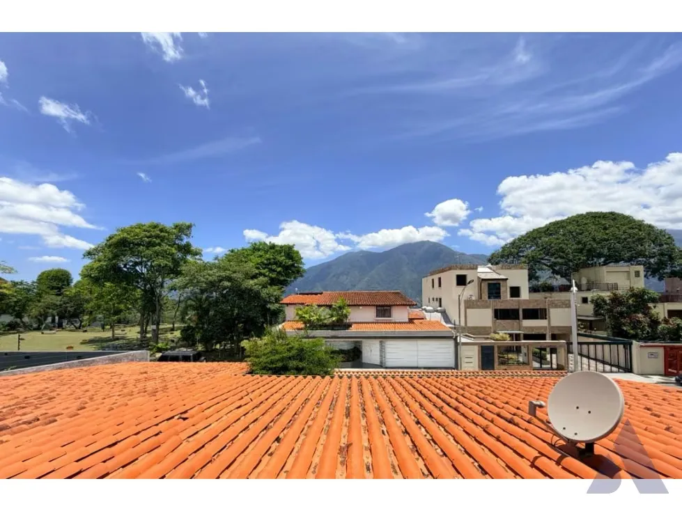 Vendo casa 600m2 calle Geminis Santa Paula 3295 - 41