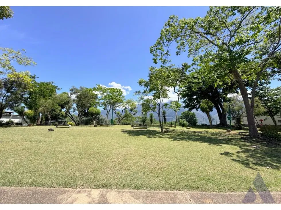 Vendo casa 600m2 calle Geminis Santa Paula 3295 - 45