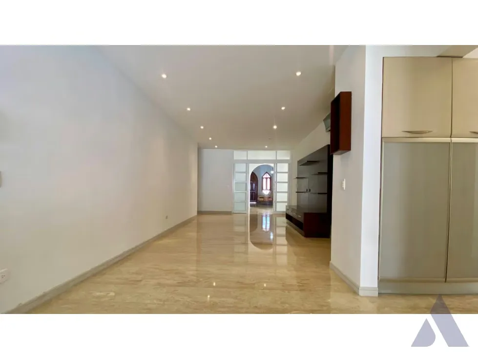 Vendo casa 600m2 calle Geminis Santa Paula 3295 - 7