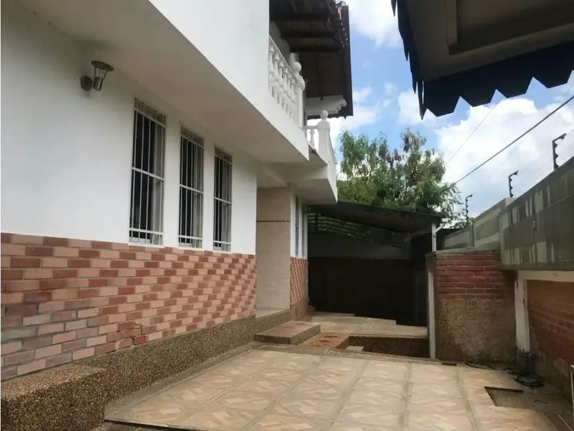 CASA EN PASO REAL 500 M2, 7 HAB, 5 BAÑOS , 3 P/E