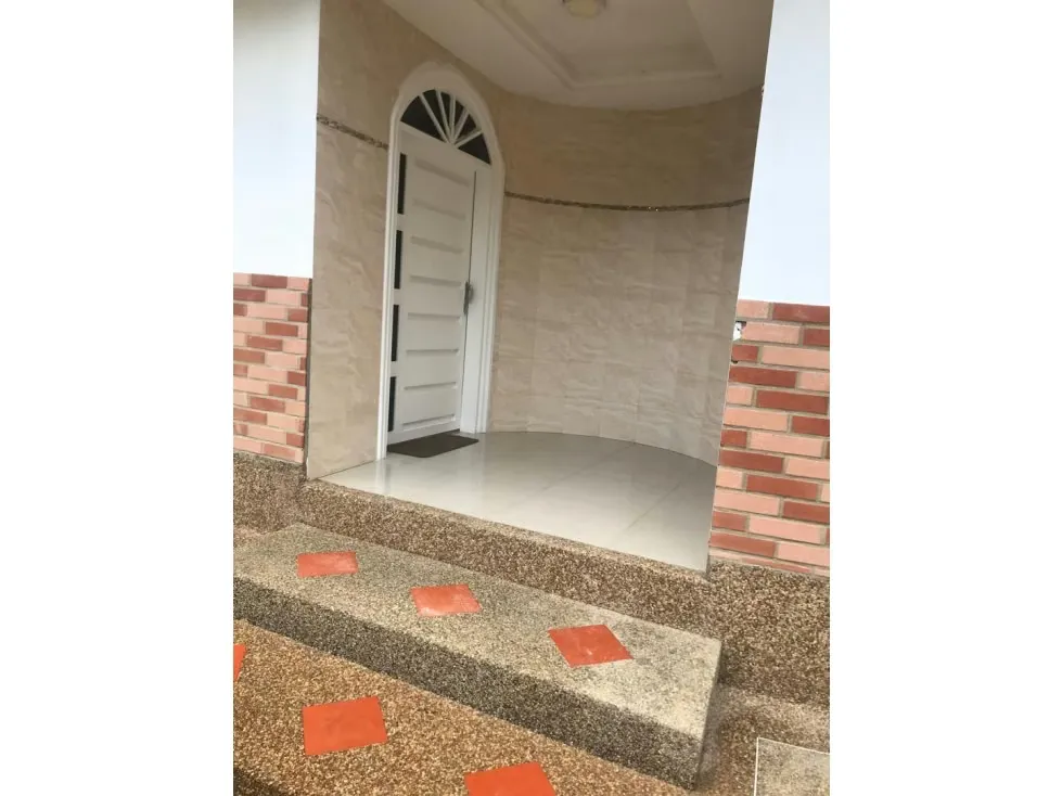 CASA EN PASO REAL 500 M2, 7 HAB, 5 BAÑOS , 3 P/E - 11
