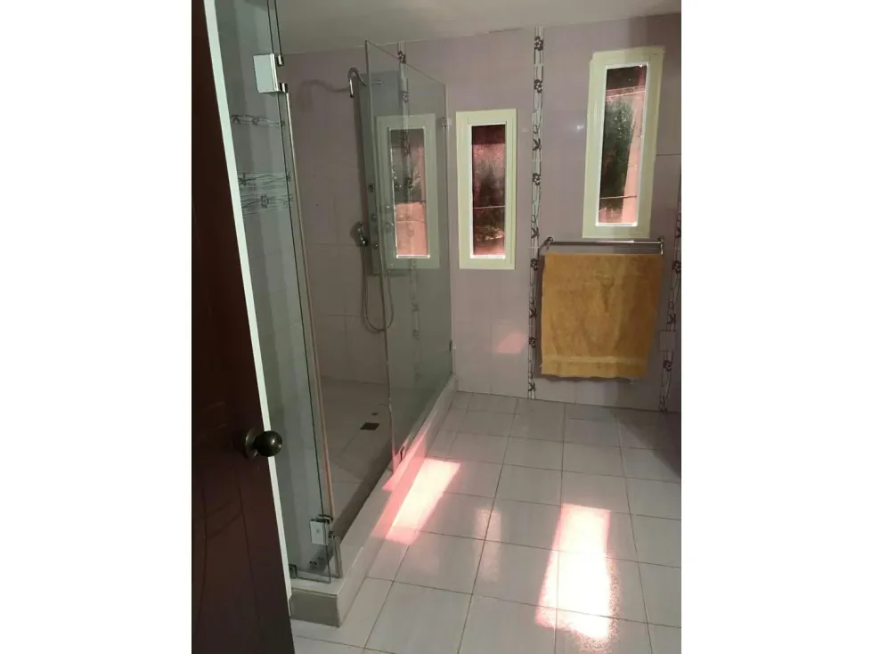 CASA EN PASO REAL 500 M2, 7 HAB, 5 BAÑOS , 3 P/E - 12