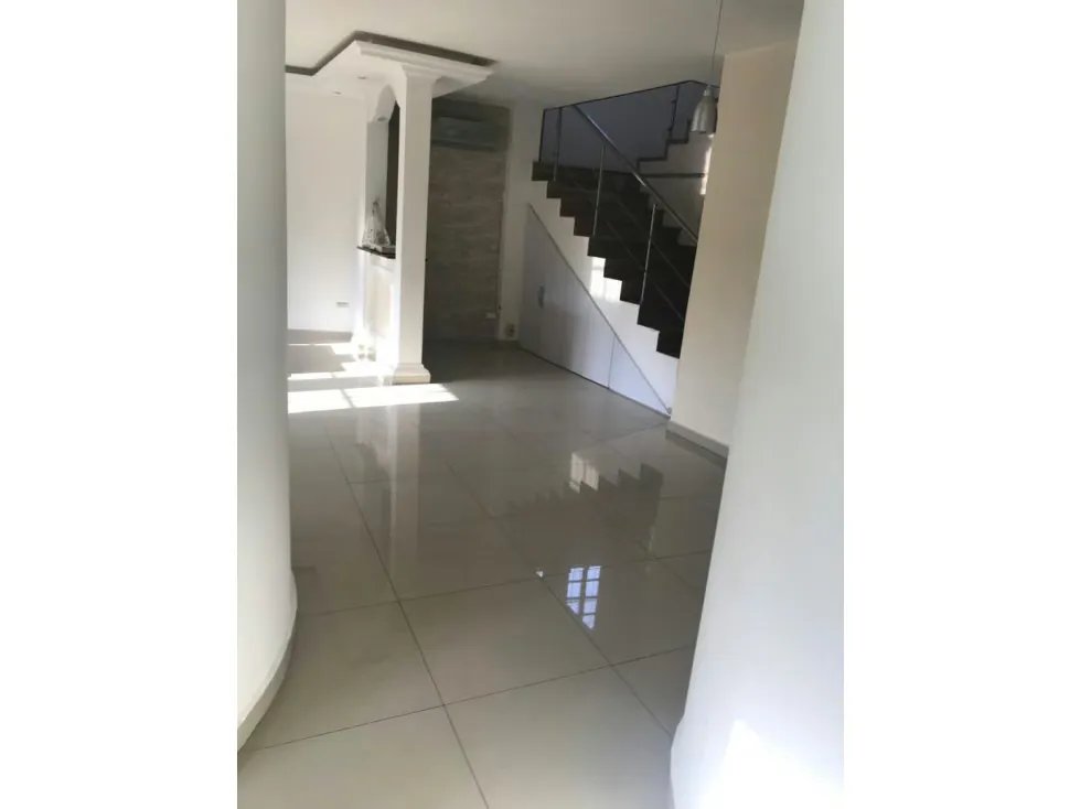 CASA EN PASO REAL 500 M2, 7 HAB, 5 BAÑOS , 3 P/E - 4