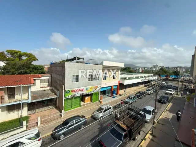 EDIFICIO DE OFICINAS - 18